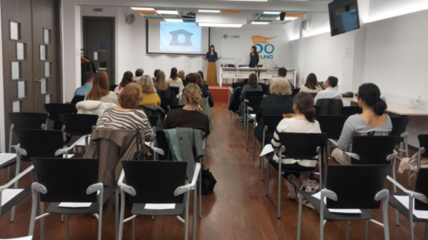 enllaç entre el procés assistencial i la pràctica clínica real