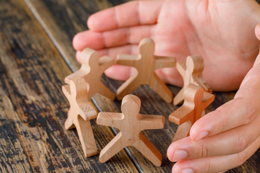 figures de fusta de persones