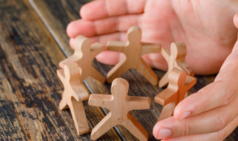 figures de fusta de persones