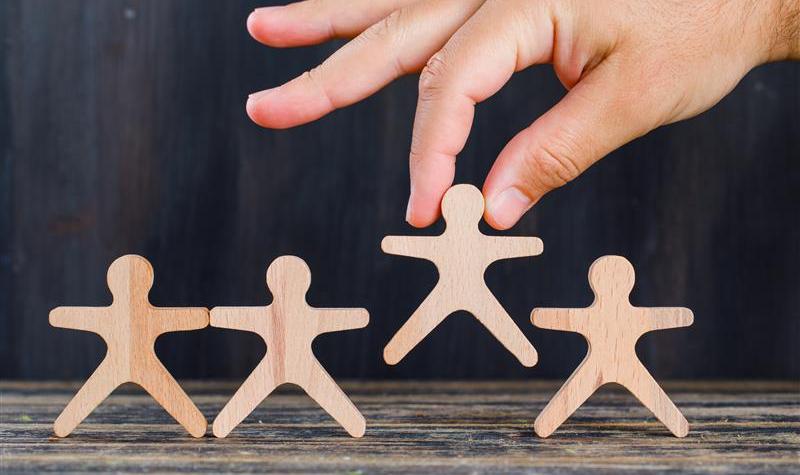 Sumem un nou associat