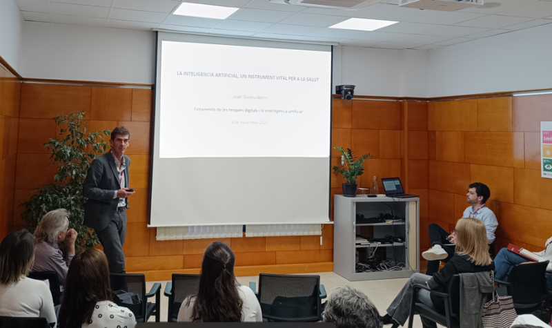 joan-guanyabens-al-taller-sobre-la-utilitzacio-de-les-terapies-digitals-i-la-intelligencia-artificial-en-latencio-sanitaria-1699455247.PNG